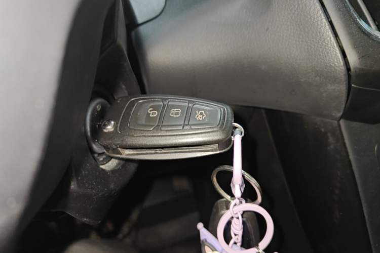 Used Ford Focus 2017 Hatchback 1.6L Automatic Fashion Edition Smart Drive Version Interior 1