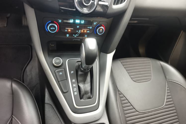 Used Ford Focus 2017 Hatchback EcoBoost 180 Automatic Sport Model Interior 10