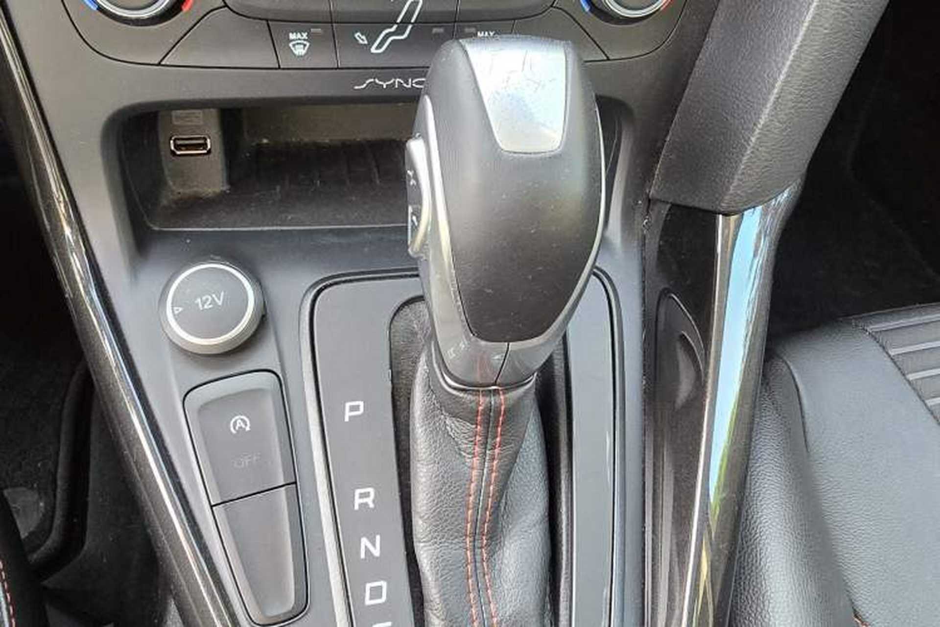 Used Ford Focus 2017 1.5T CTCC White and Black Limited Edition Interior 10