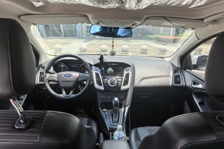 Used Ford Focus 2017 Sedan 1.6L Automatic Fashion Edition Smart Drive Version Interior 2