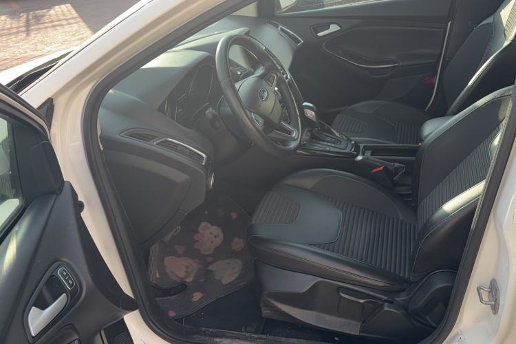 Used Ford Focus 2017 Hatchback 1.6L Automatic Fashion Edition Smart Drive Version Interior 2