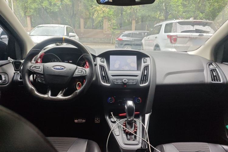 Used Ford Focus 2017 1.5T CTCC White and Black Limited Edition Interior 2