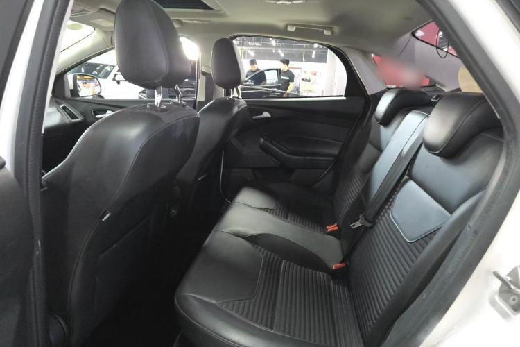 Used Ford Focus 2017 Sedan 1.6L Automatic Fashion Edition Smart Drive Version Interior 2