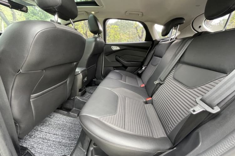 Used Ford Focus 2017 Hatchback 1.6L Automatic Fashion Edition Smart Drive Version Interior 2