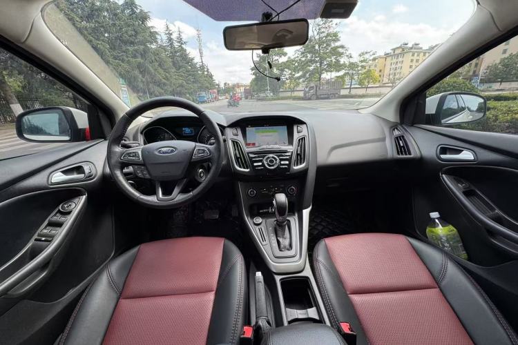 Used Ford Focus 2017 Hatchback 1.6L Automatic Comfort Plus SmartDrive Edition Interior 2