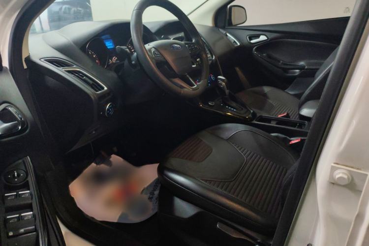 Used Ford Focus 2017 Hatchback 1.6L Automatic Fashion Edition Smart Drive Version Interior 2