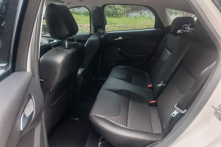 Used Ford Focus 2017 Hatchback EcoBoost 180 Automatic Elite Model Interior 3