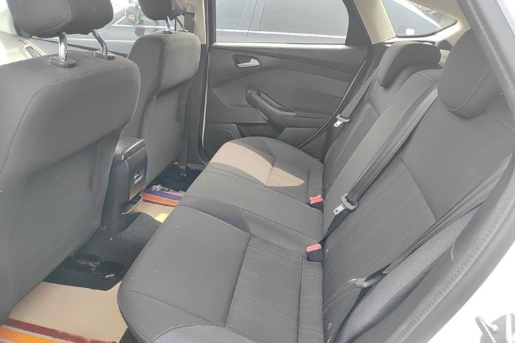 Used Ford Focus 2017 Hatchback 1.6L Automatic Comfort Plus SmartDrive Edition Interior 3