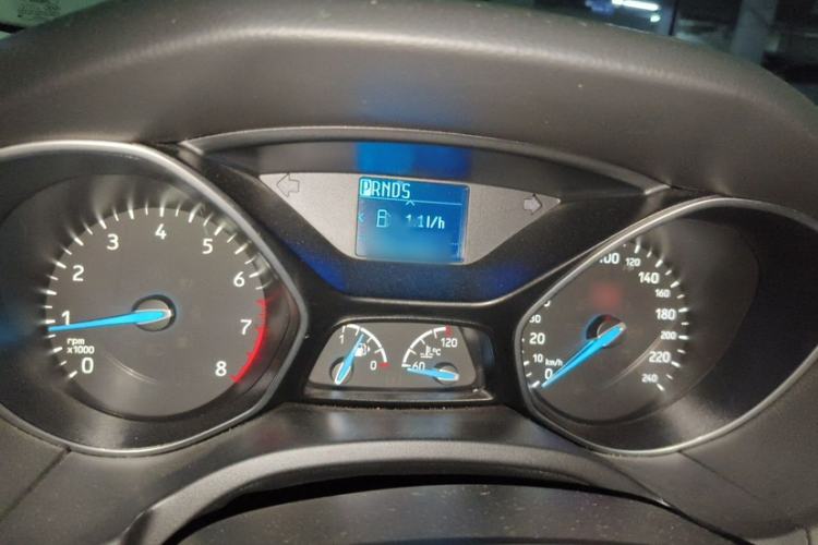 Used Ford Focus 2017 Hatchback 1.6L Automatic Fashion Edition Smart Drive Version Interior 3