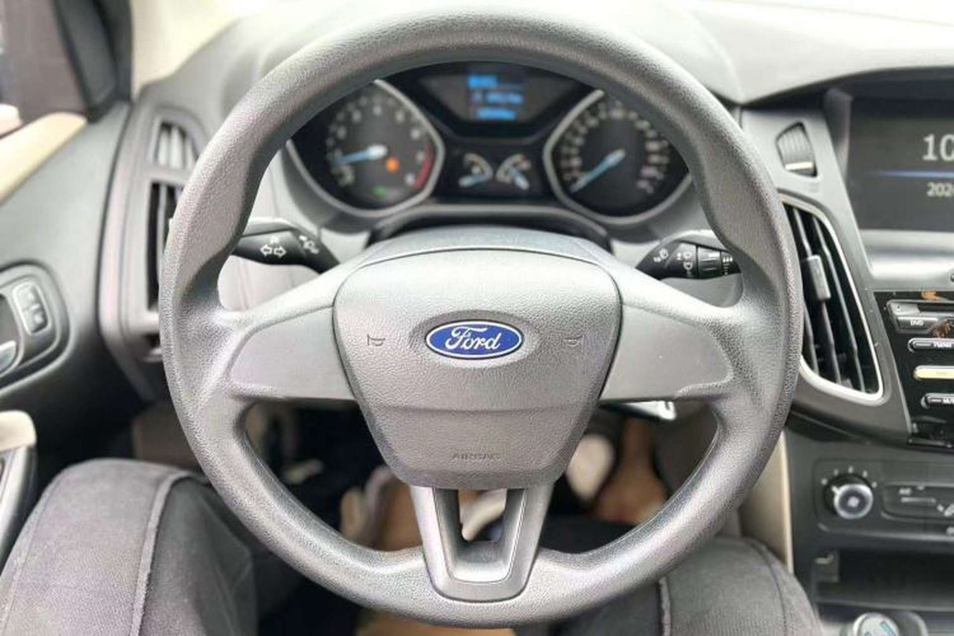Used Ford Focus 2017 Sedan 1.6L Automatic Comfort Plus SmartDrive Edition Interior 3