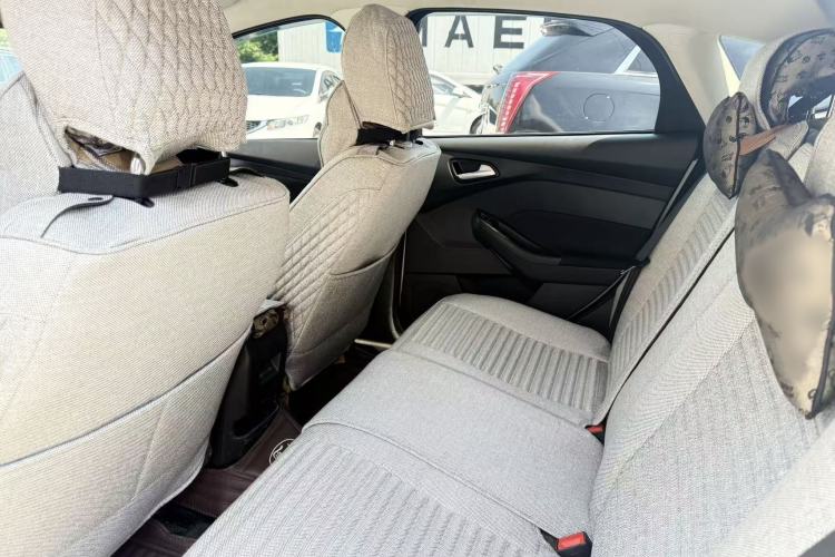 Used Ford Focus 2017 Hatchback 1.6L Manual Comfort Plus SmartDrive Edition Interior 3