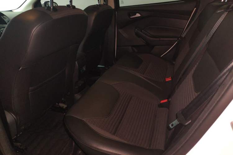 Used Ford Focus 2017 Hatchback 1.6L Automatic Fashion Edition Smart Drive Version Interior 3