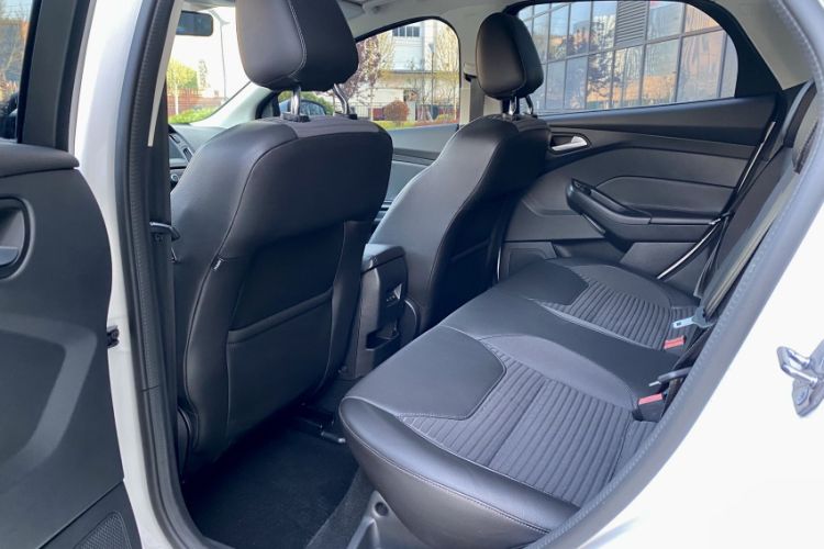 Used Ford Focus 2017 Hatchback EcoBoost 180 Automatic Elite Model Interior 3