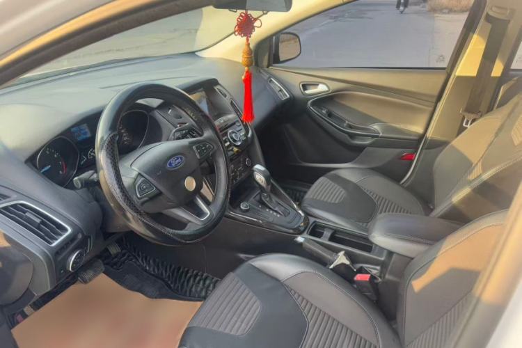 Used Ford Focus 2017 Sedan 1.6L Automatic Fashion Edition Smart Drive Version Interior 3
