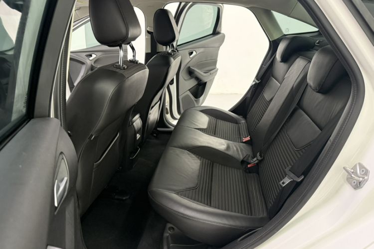 Used Ford Focus 2017 Sedan EcoBoost 180 Automatic Elite Model Interior 3