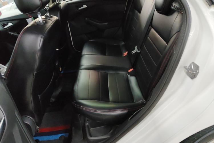 Used Ford Focus 2017 Hatchback 1.6L Automatic Comfort Plus SmartDrive Edition Interior 4