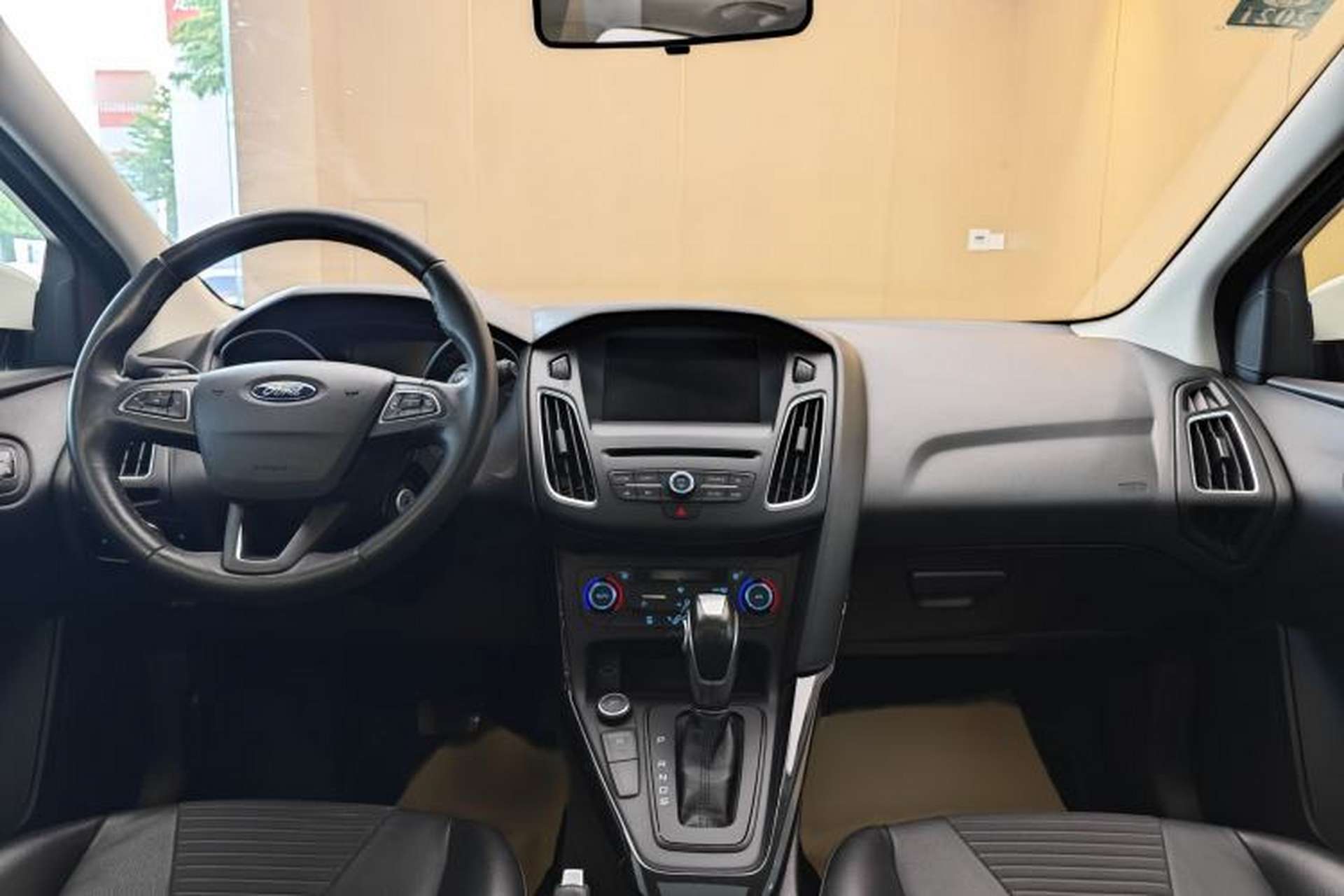 Used Ford Focus 2017 Hatchback EcoBoost 180 Automatic Elite Model Interior 5