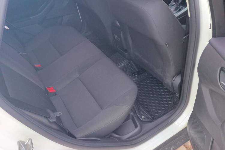 Used Ford Focus 2017 Hatchback 1.6L Automatic Comfort Plus SmartDrive Edition Interior 6