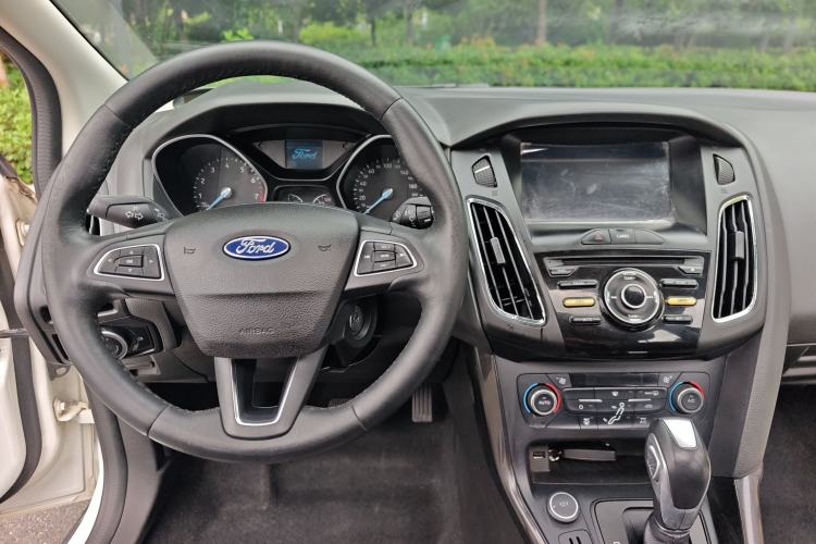 Used Ford Focus 2017 Sedan 1.6L Automatic Fashion Edition Smart Drive Version Interior 7