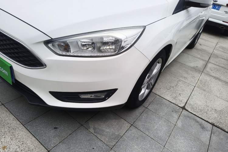 Used Ford Focus 2017 Hatchback 1.6L Automatic Comfort Plus SmartDrive Edition Left Front Headlight
