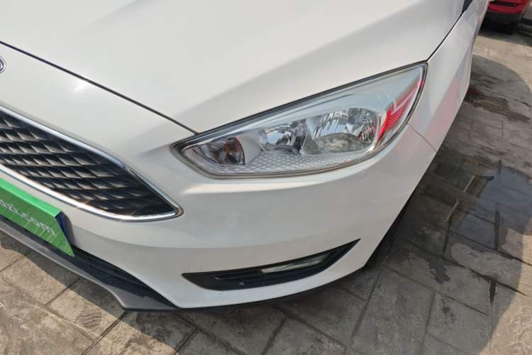 Used Ford Focus 2017 Hatchback 1.6L Automatic Comfort Plus SmartDrive Edition Left Front Headlight
