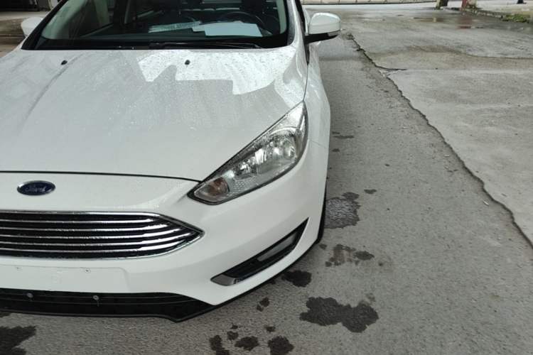 Used Ford Focus 2017 Sedan 1.6L Manual Fashion Edition Smart Drive Version Left Front Headlight