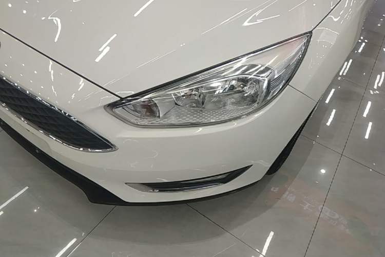 Used Ford Focus 2017 Hatchback 1.6L Automatic Fashion Edition Smart Drive Version Left Front Headlight