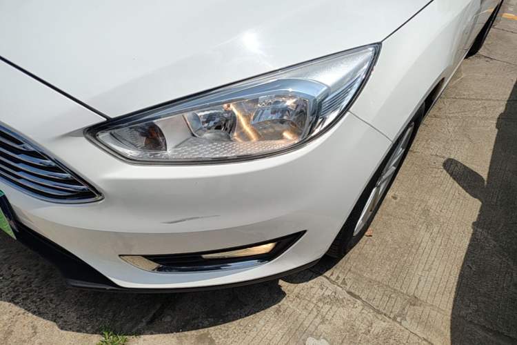Used Ford Focus 2017 Sedan EcoBoost 180 Automatic Elite Model Left Front Headlight