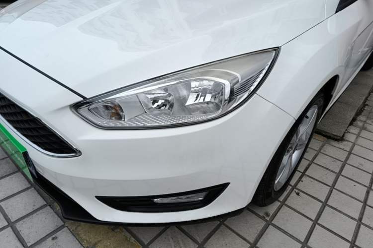 Used Ford Focus 2017 Hatchback 1.6L Automatic Comfort Plus SmartDrive Edition Left Front Headlight