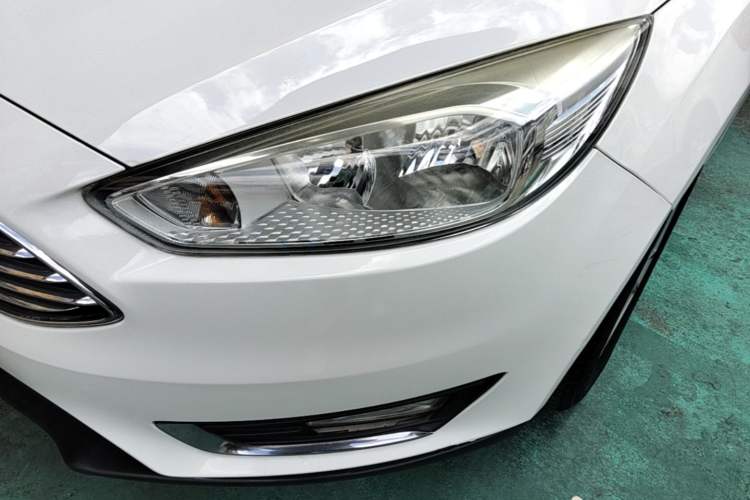 Used Ford Focus 2017 Sedan EcoBoost 180 Automatic Elite Model Left Front Headlight