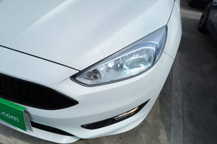 Used Ford Focus 2017 1.5T CTCC White and Black Limited Edition Left Front Headlight