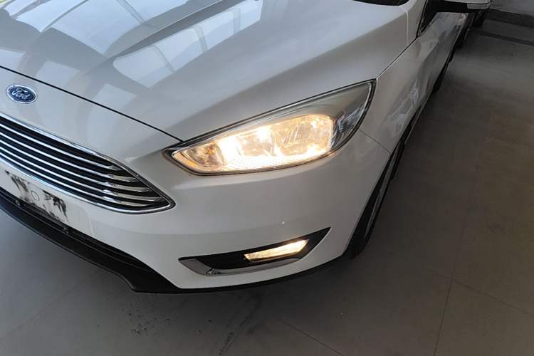 Used Ford Focus 2017 Sedan 1.6L Automatic Fashion Edition Smart Drive Version Left Front Headlight