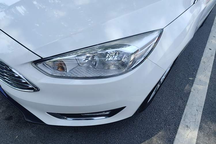 Used Ford Focus 2017 Sedan EcoBoost 180 Automatic Elite Model Left Front Headlight