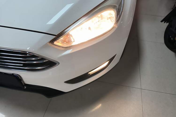 Used Ford Focus 2017 Sedan 1.6L Automatic Comfort Plus SmartDrive Edition Left Front Headlight