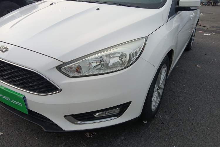 Used Ford Focus 2017 Hatchback EcoBoost 180 Automatic Elite Model Left Front Headlight