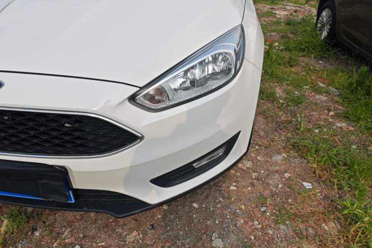 Used Ford Focus 2017 Hatchback 1.6L Automatic Comfort Plus SmartDrive Edition Left Front Headlight