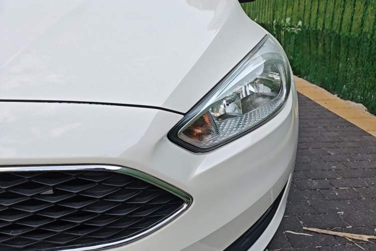 Used Ford Focus 2017 Hatchback 1.6L Automatic Comfort Plus SmartDrive Edition Left Front Headlight