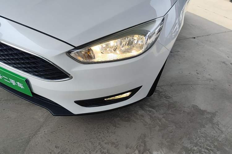 Used Ford Focus 2017 Hatchback 1.6L Automatic Comfort Plus SmartDrive Edition Left Front Headlight