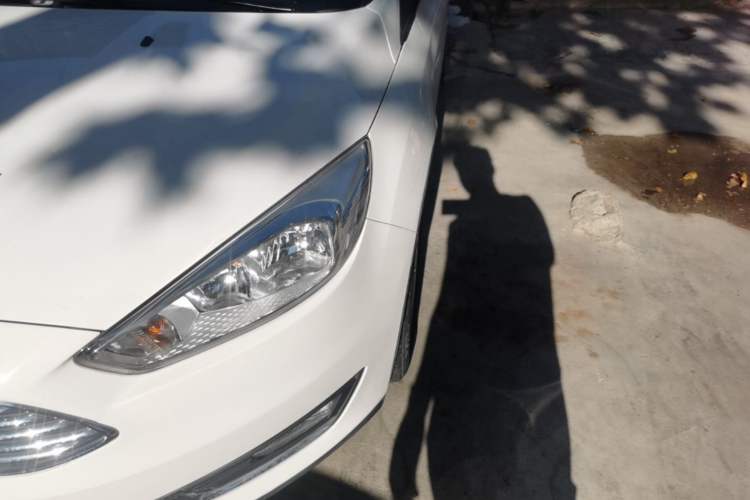 Used Ford Focus 2017 Sedan EcoBoost 125 Automatic Supreme Style SmartDrive Edition Left Front Headlight