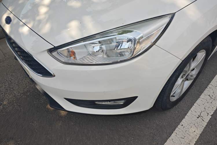 Used Ford Focus 2017 Hatchback 1.6L Manual Comfort Plus SmartDrive Edition Left Front Headlight
