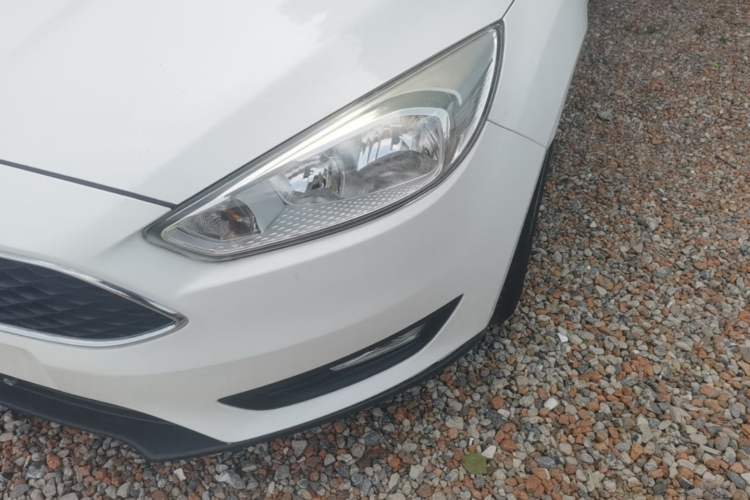 Used Ford Focus 2017 Hatchback 1.6L Manual Comfort Plus SmartDrive Edition Left Front Headlight