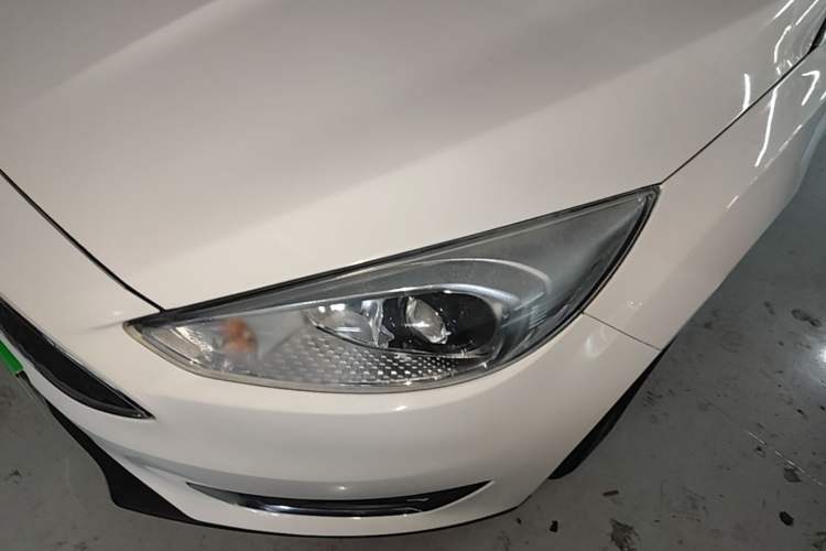 Used Ford Focus 2017 Hatchback EcoBoost 180 Automatic Elite Model Left Front Headlight