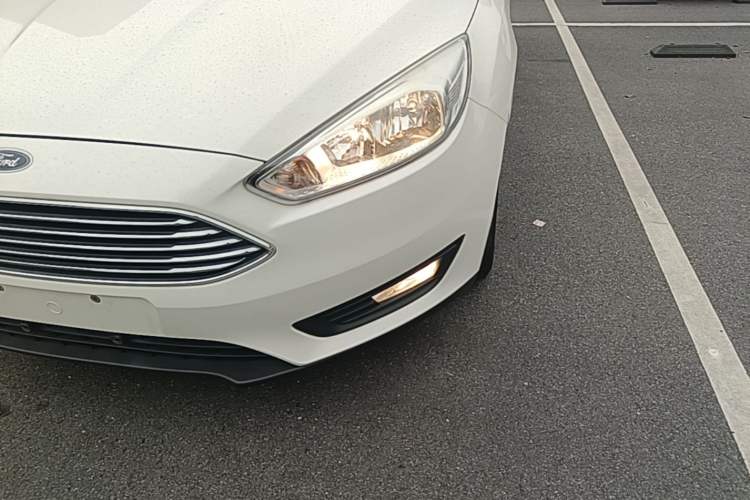 Used Ford Focus 2017 Sedan 1.6L Manual Comfort Plus SmartDrive Edition Left Front Headlight