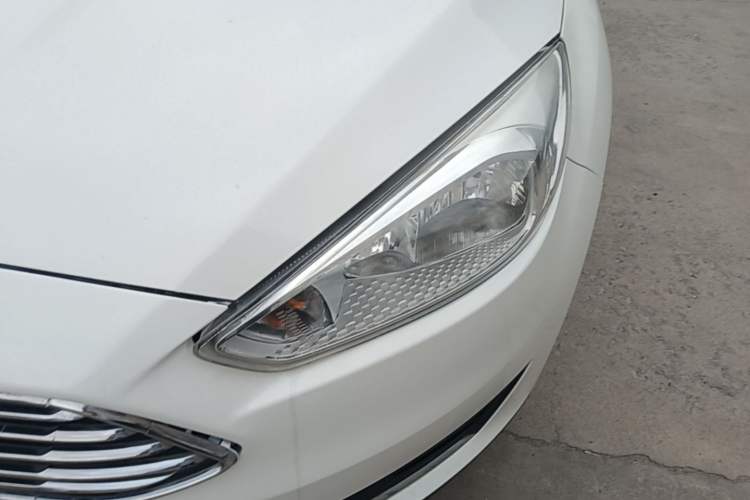 Used Ford Focus 2017 Sedan 1.6L Automatic Fashion Edition Smart Drive Version Left Front Headlight