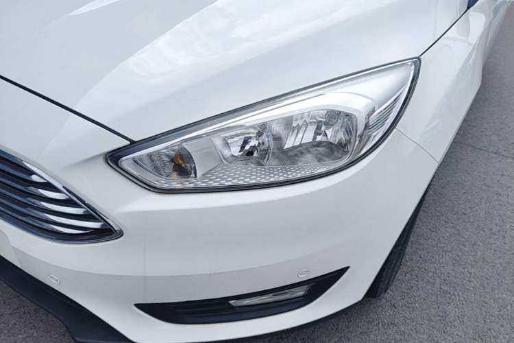 Used Ford Focus 2017 Sedan 1.6L Automatic Comfort Plus SmartDrive Edition Left Front Headlight