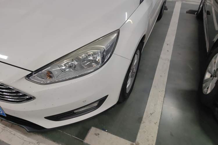Used Ford Focus 2017 Sedan 1.6L Manual Comfort Plus SmartDrive Edition Left Front Headlight