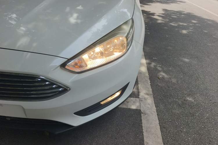 Used Ford Focus 2017 Sedan 1.6L Automatic Comfort Plus SmartDrive Edition Left Front Headlight