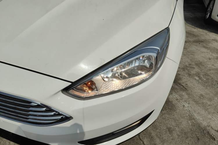 Used Ford Focus 2017 Sedan 1.6L Automatic Fashion Edition Smart Drive Version Left Front Headlight