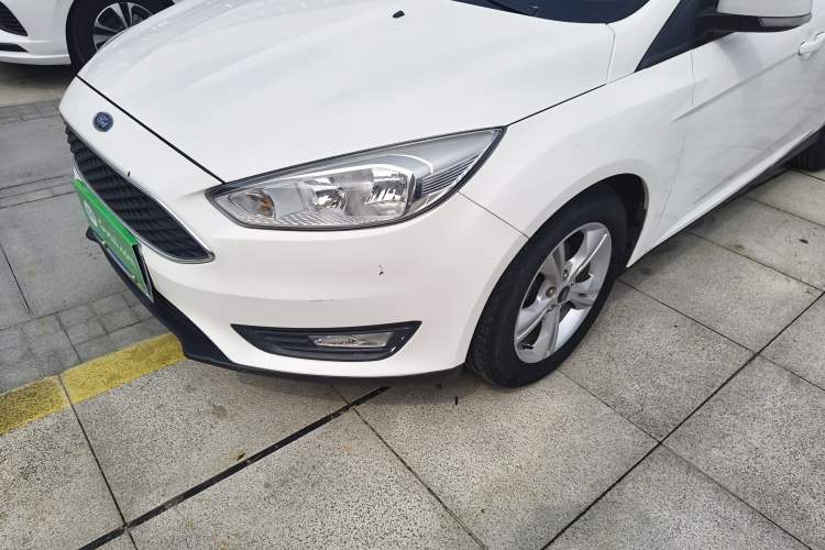 Used Ford Focus 2017 Hatchback 1.6L Automatic Comfort Plus SmartDrive Edition Left Front Headlight