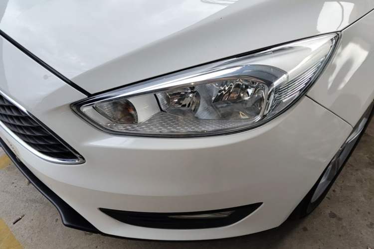Used Ford Focus 2017 Hatchback 1.6L Automatic Comfort Plus SmartDrive Edition Left Front Headlight